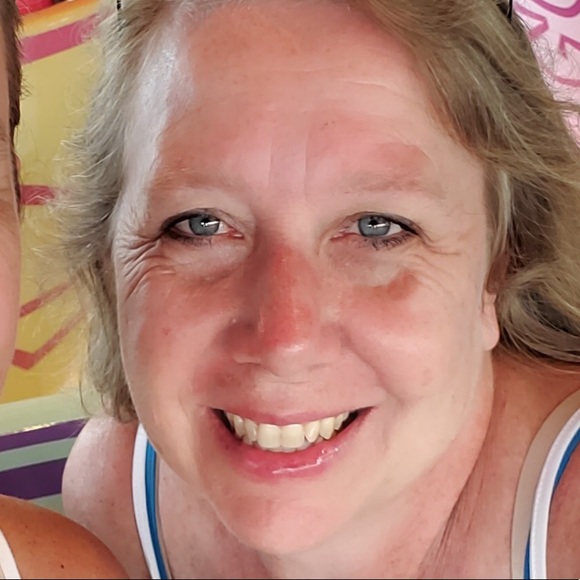 Meet your Posher, Heather - Picture 1 of 1